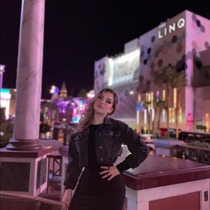 Meet your Posher, Roxanna